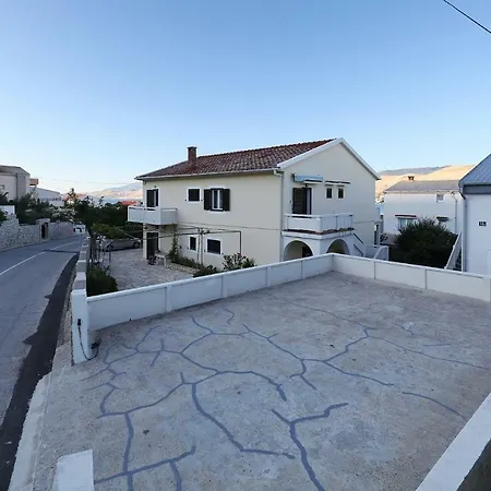 Mila Apartman