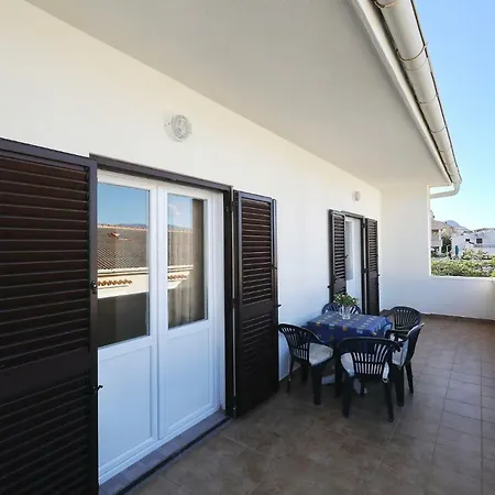 Apartment Mila Pag Town