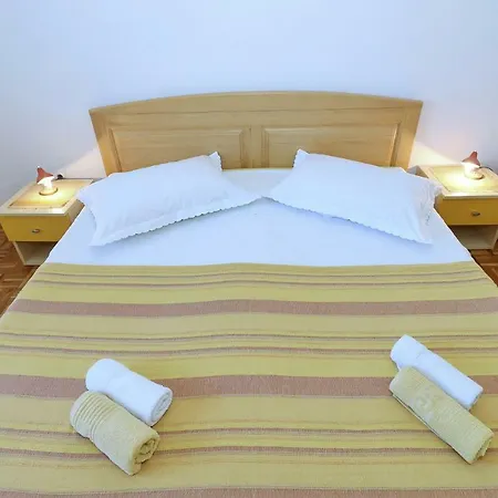Mila Apartment Pag Town