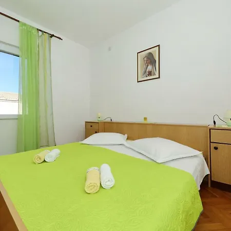 Apartment Mila Pag Town