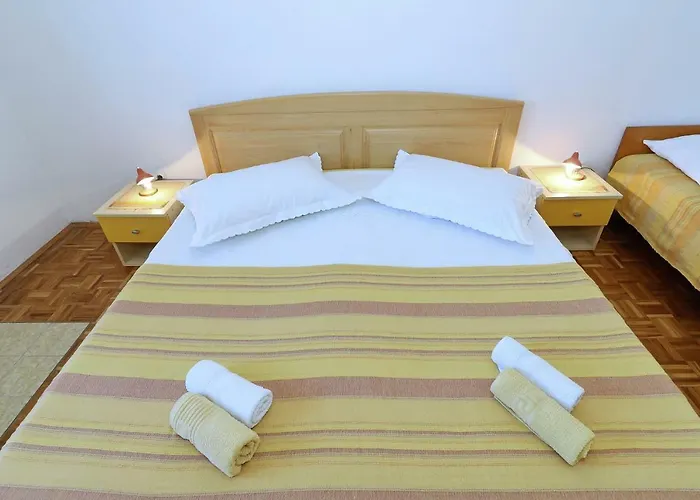 Mila Apartmán Pag Town