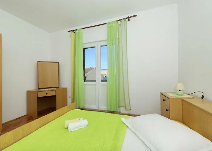 Mila Apartmán Pag Town