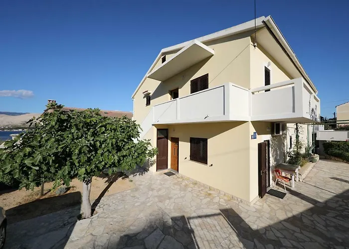 Mila Apartmán Pag Town